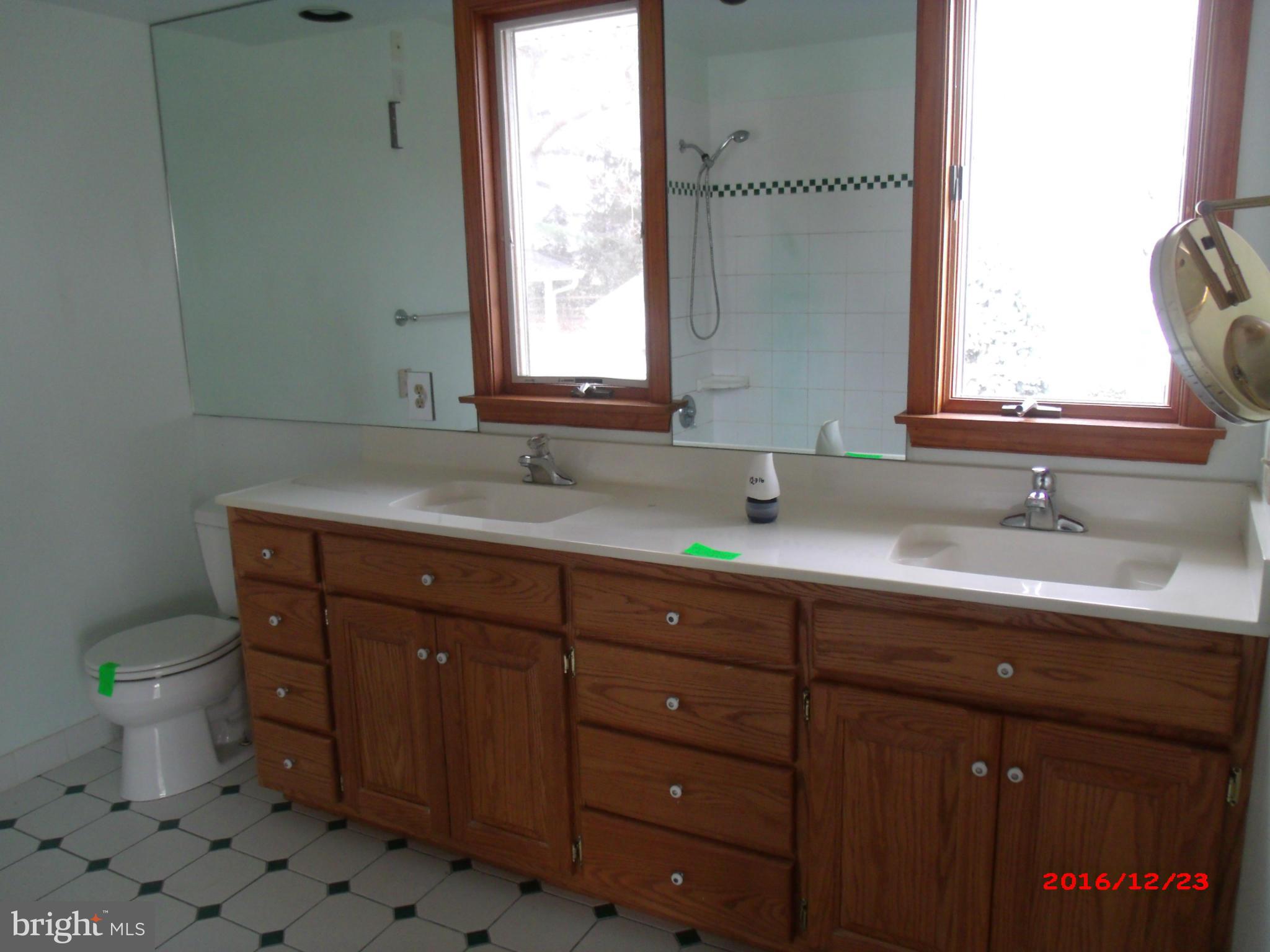25725 Long Corner Road Gaithersburg, MD 20882 - Photo 15 of 22 Bath