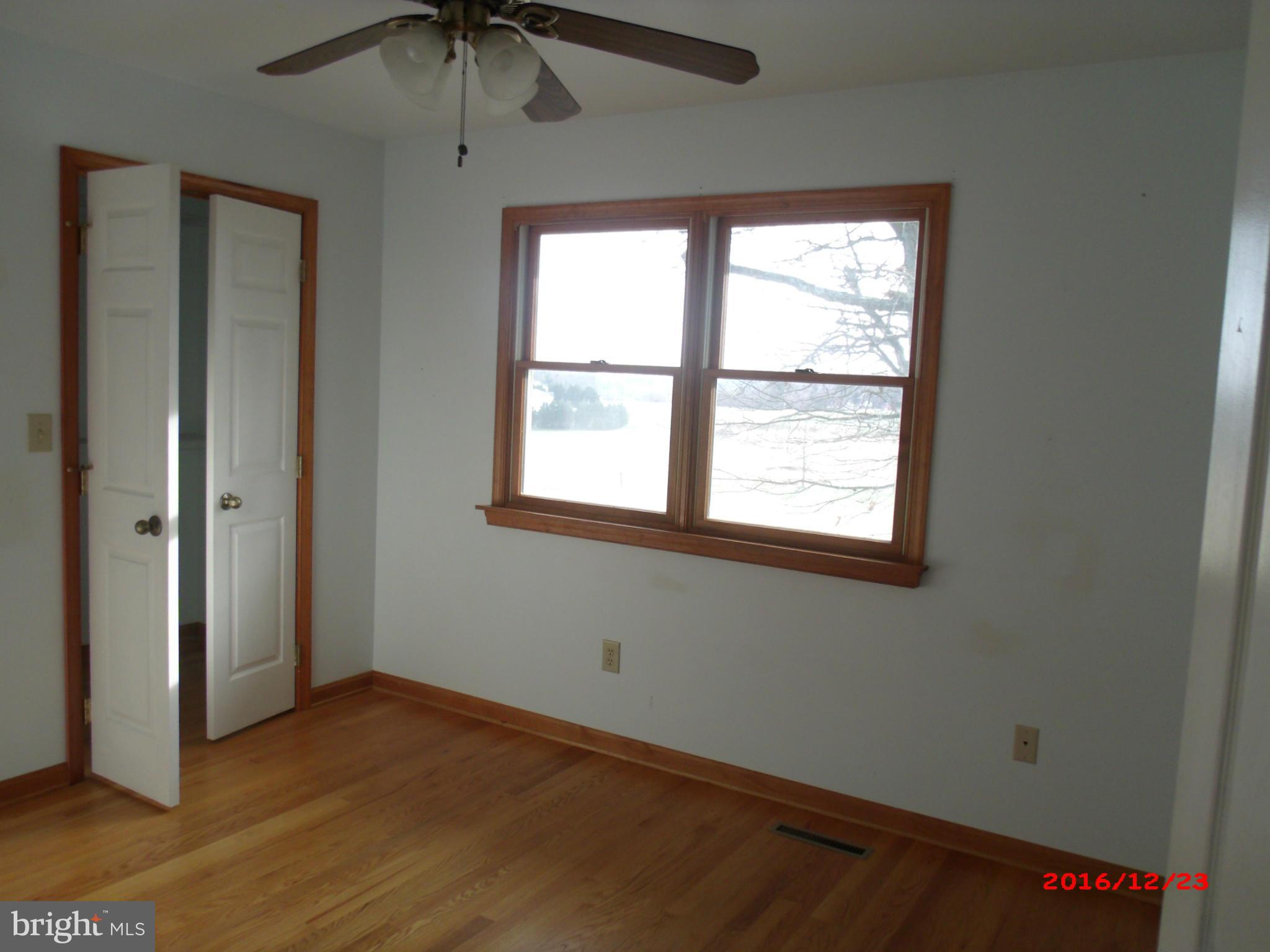 25725 Long Corner Road Gaithersburg, MD 20882 - Photo 16 of 22 Bedroom