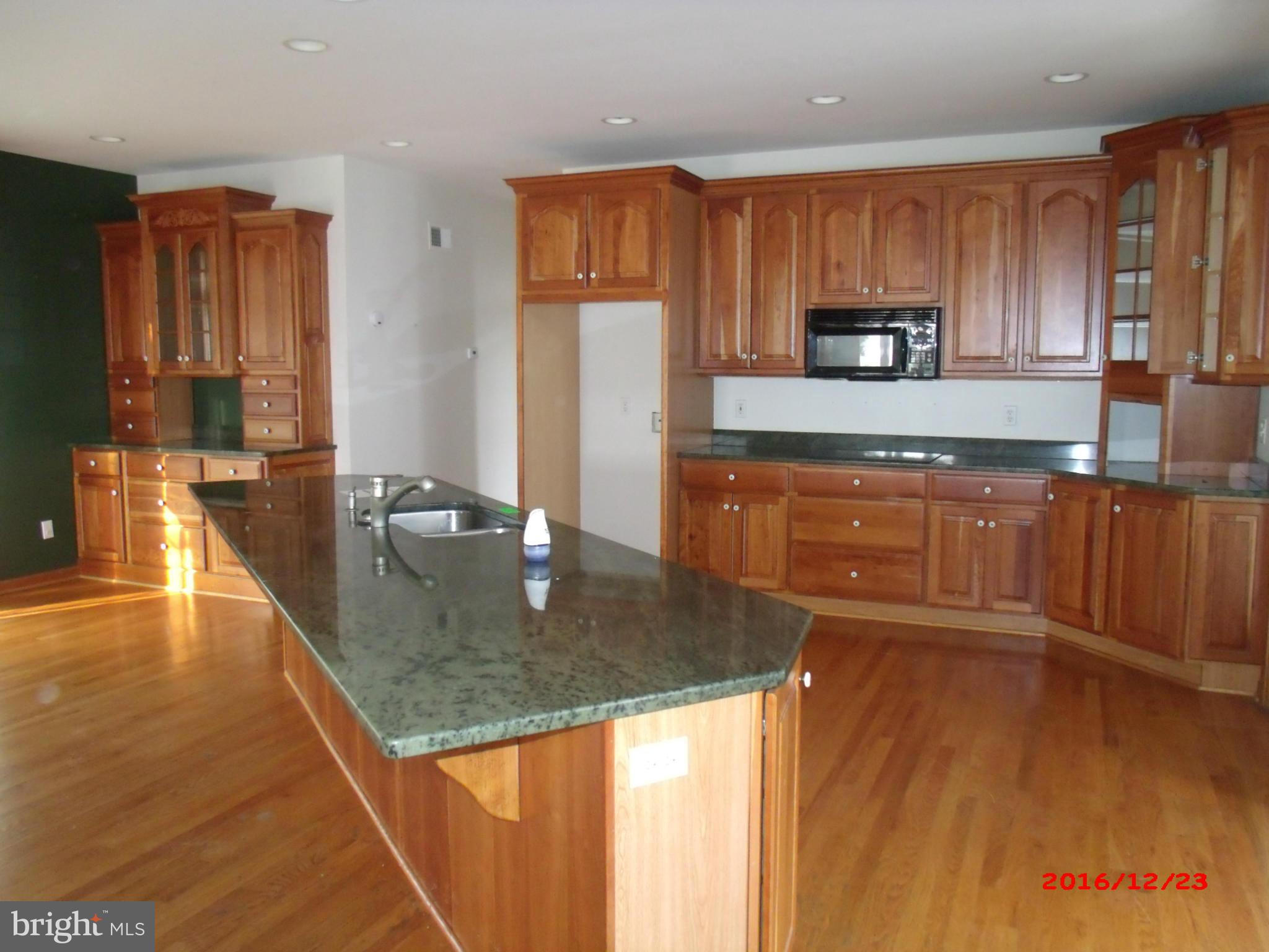25725 Long Corner Road Gaithersburg, MD 20882 - Photo 8 of 22 Kitchen