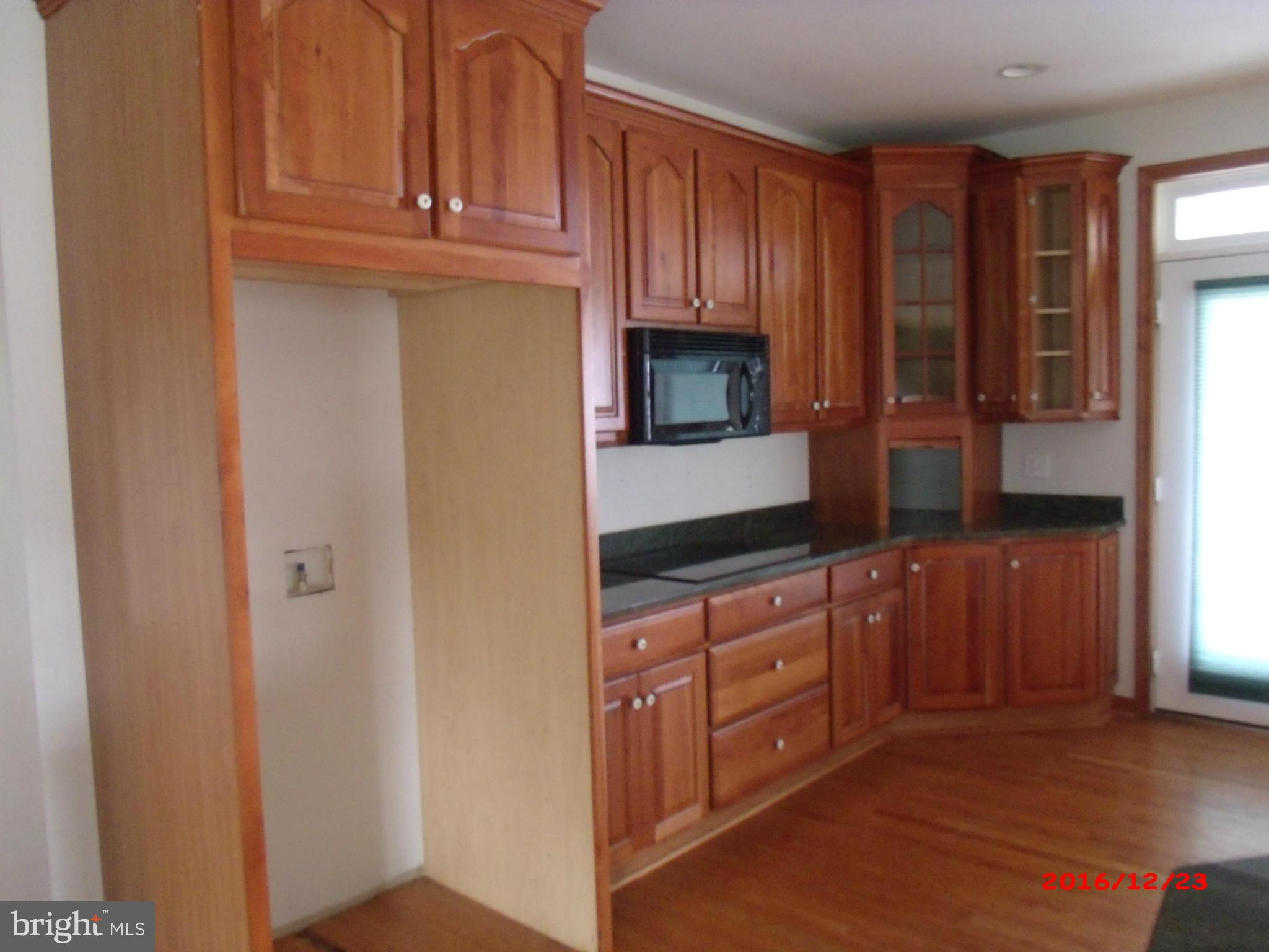 25725 Long Corner Road Gaithersburg, MD 20882 - Photo 9 of 22 Kitchen