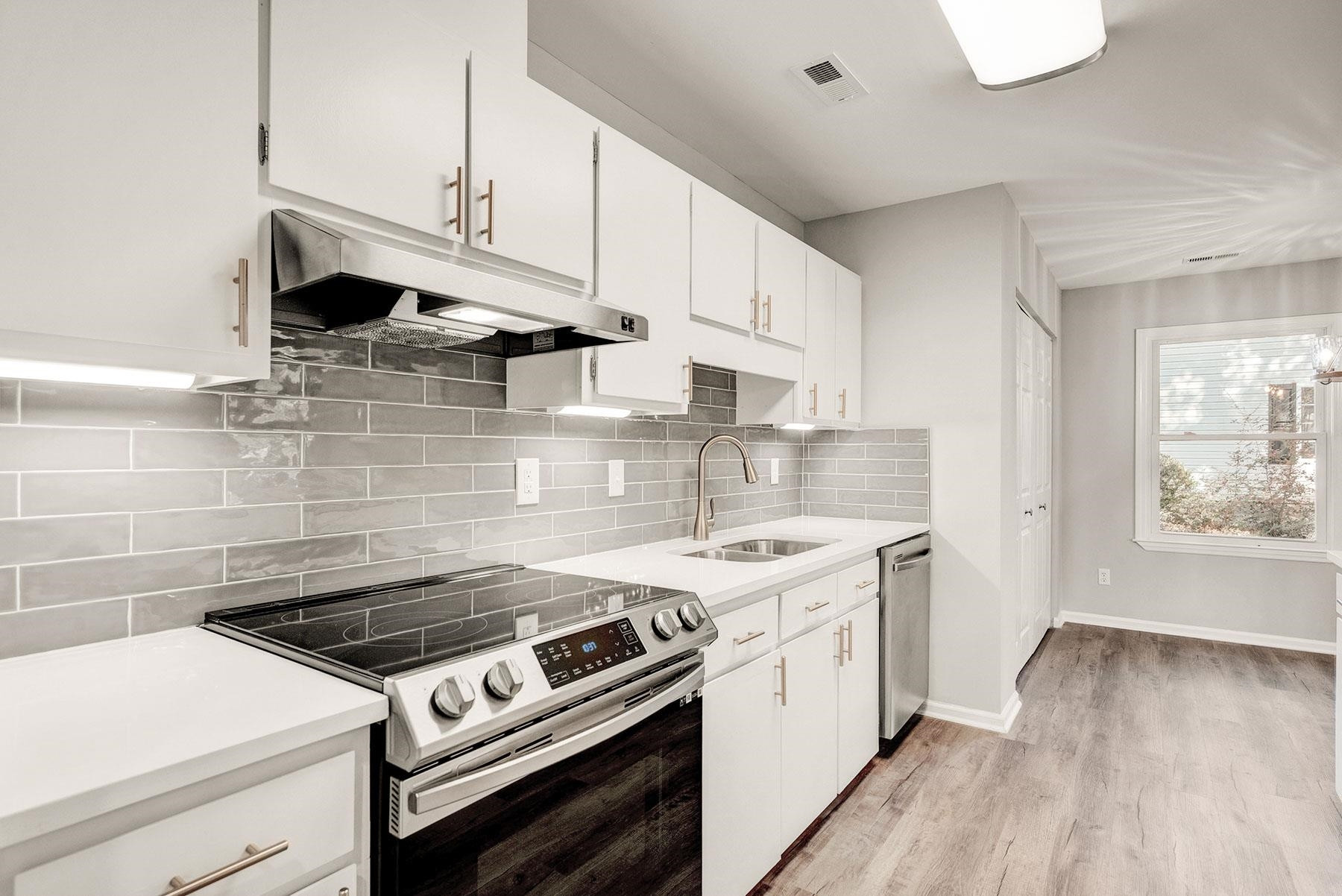 6500 Hammersmith Drive Raleigh, NC 27613 - Photo 6 of 21 Kitchen