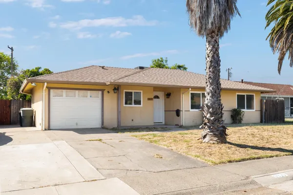 $415,000 | 3827 Lankershim Way, North Highlands, CA 95660