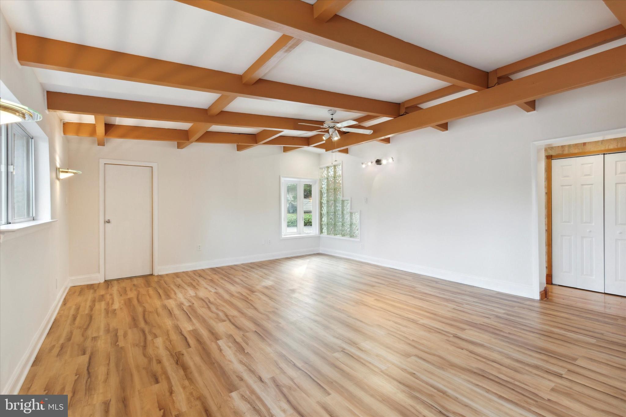 455 Sharon Drive Wayne, PA 19087 - Photo 12 of 36 Great room w access to 2 car garage/loft