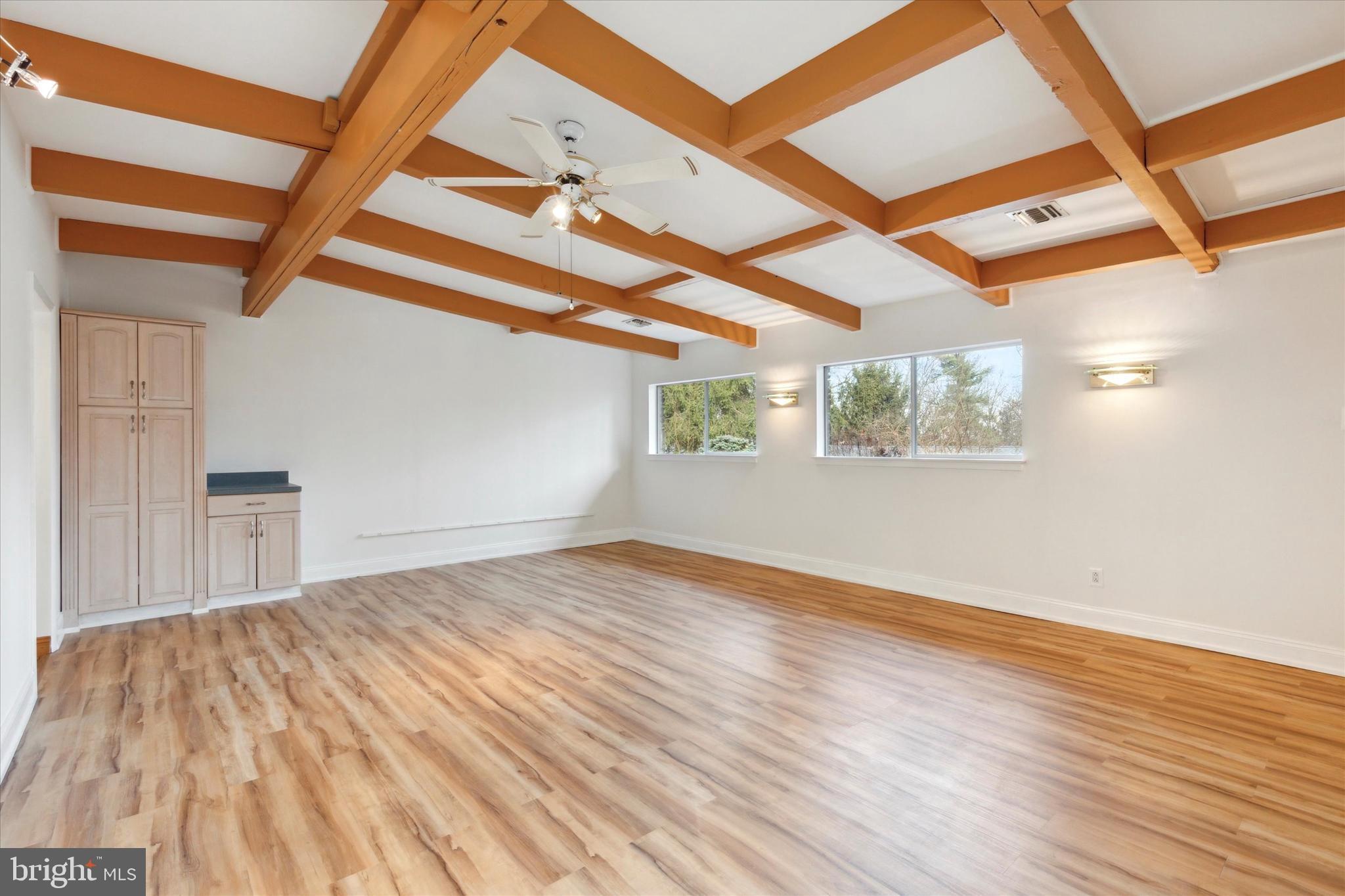455 Sharon Drive Wayne, PA 19087 - Photo 7 of 36 Great room w garage access w loft space