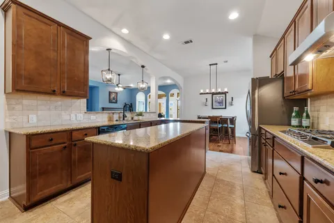 $655,000 | 205 Bellagio Drive, Lakeway, TX 78734