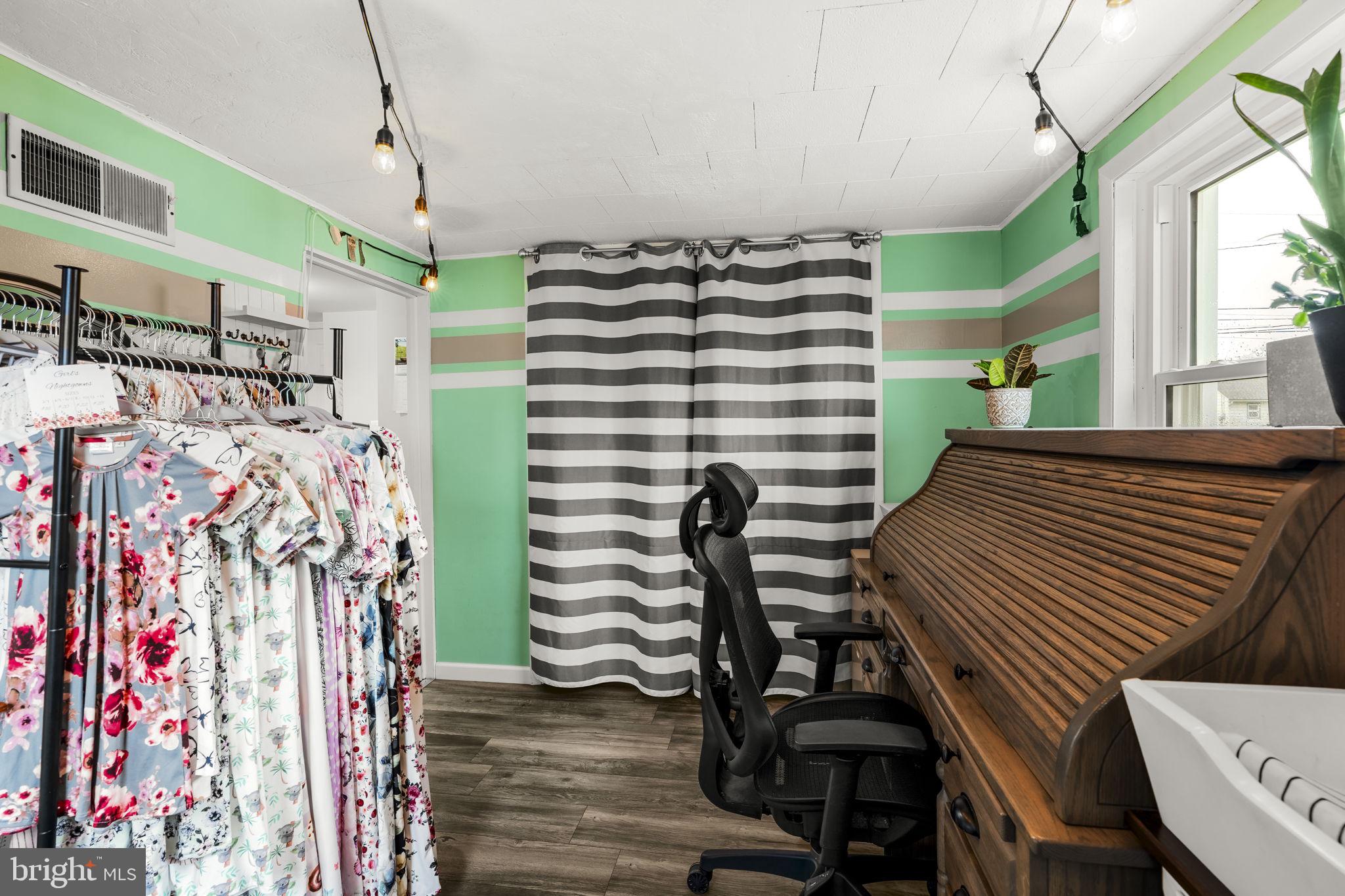 633 North Farmersville Road Ephrata, PA 17522 - Photo 36 of 54 a view of a balcony with lots of stuff