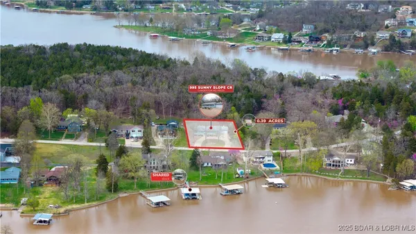 995 Sunny Slope Circle, Camdenton, MO 65020