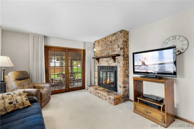 $389,000 | 995 Sunny Slope Circle, Camdenton, MO 65020