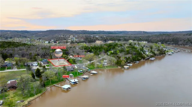 $389,000 | 995 Sunny Slope Circle, Camdenton, MO 65020