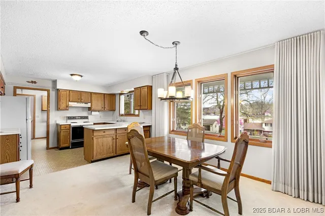 $389,000 | 995 Sunny Slope Circle, Camdenton, MO 65020