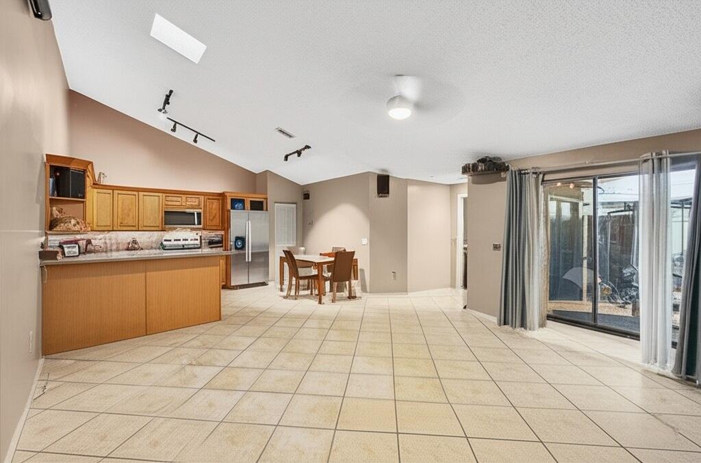 9766 Boca Gardens Parkway, Unit B Boca Raton, FL 33496 - Photo 7 of 27 Living Room