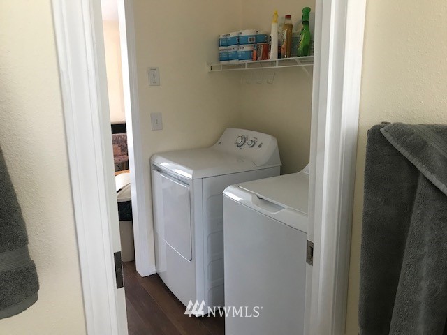 94 Main Road Tonasket, WA 98855 - Photo 17 of 25 a utility room with dryer and washer