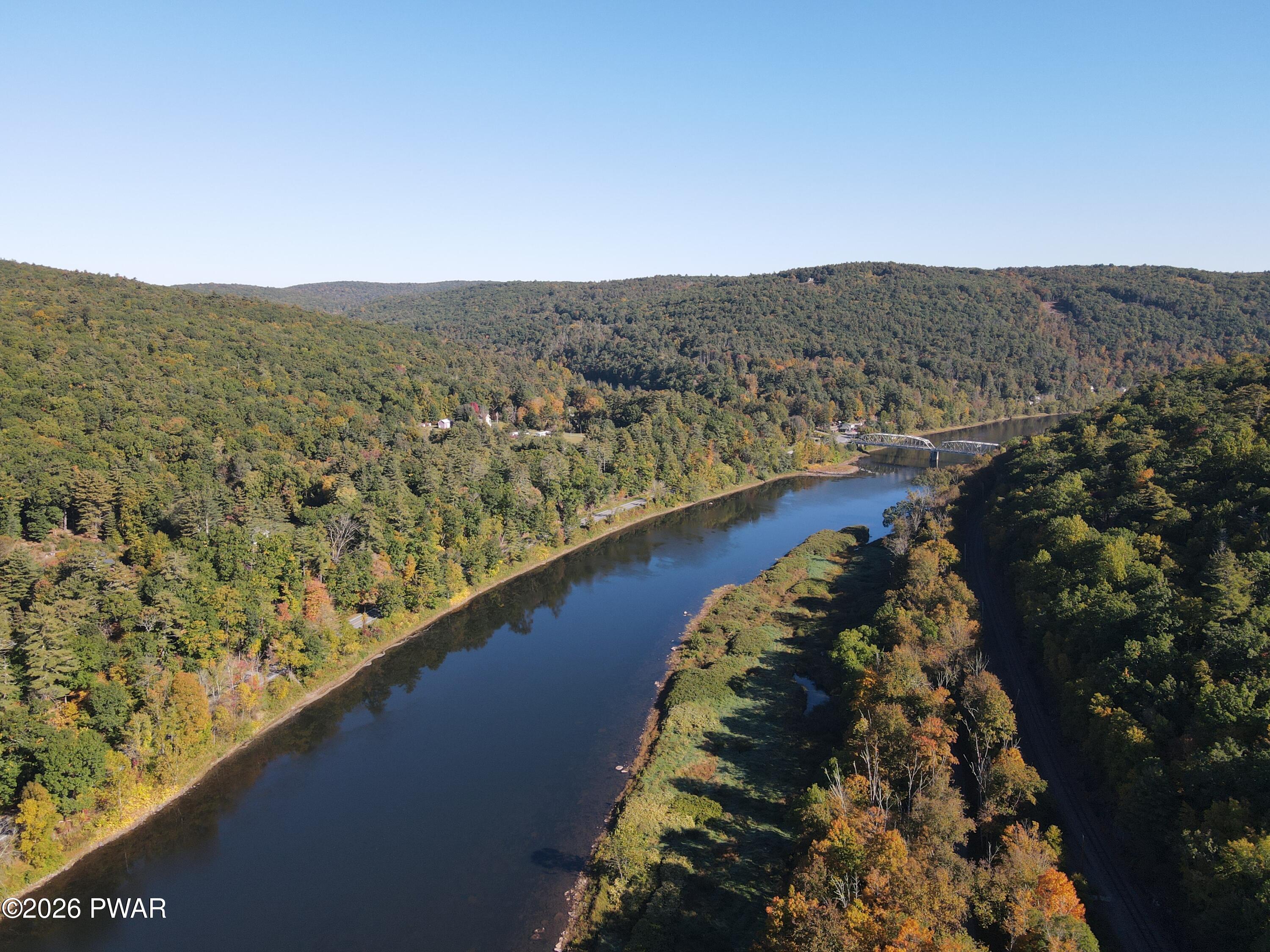 152 Flagstone Road Shohola, PA 18458 - Photo 3 of 28 Gallery Image 3