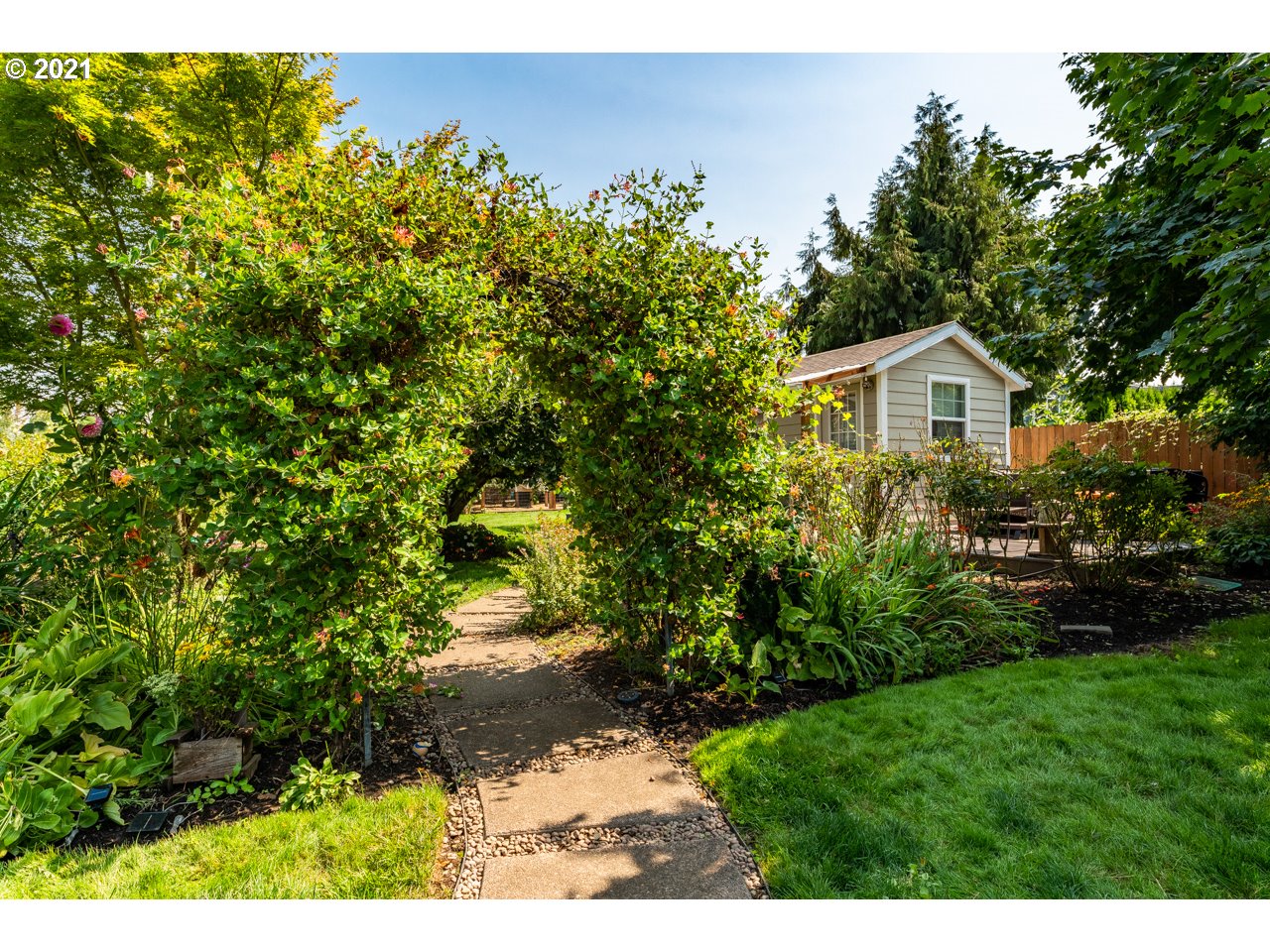 1006 Hoffman Road Northeast Salem, OR 97301 - Photo 7 of 21