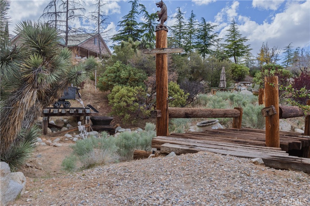 1870 Oak Springs Valley Road Wrightwood, CA 92397 - Photo 26 of 37 a view of a park with plants and trees