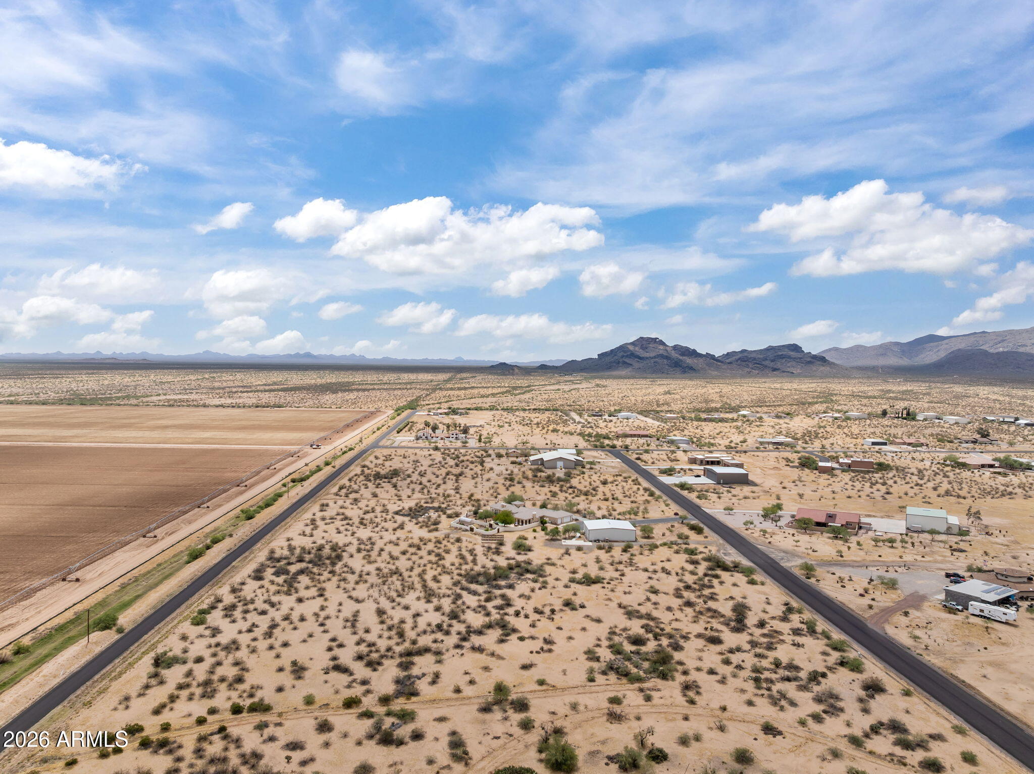 X1 North 507th Road Aguila, AZ 85320 - Photo 14 of 16 a view of an ocean