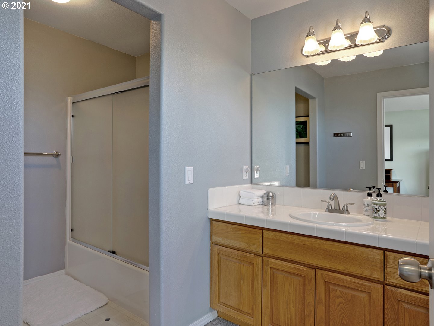 330 Northeast Bridgeton Road Portland, OR 97211 - Photo 12 of 18 Gallery Image 12
