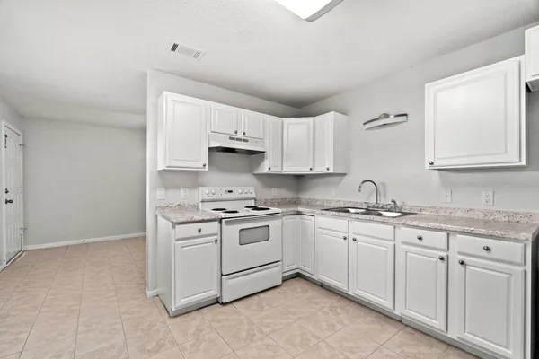 $1,250 | 248 4 Mile Road, Unit E, Freeport, FL 32439