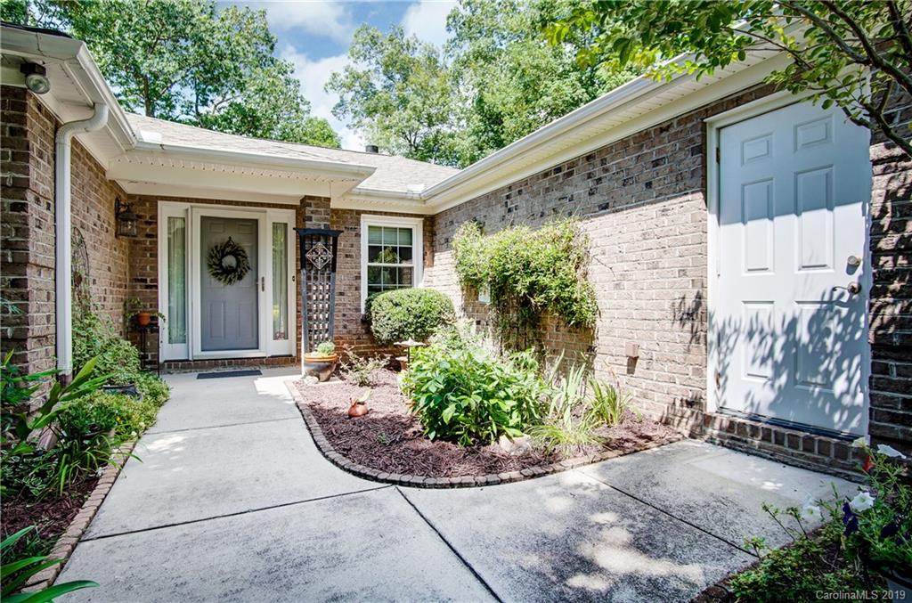 11057 Holiday Cove Lane Tega Cay, SC 29708 - Photo 2 of 37