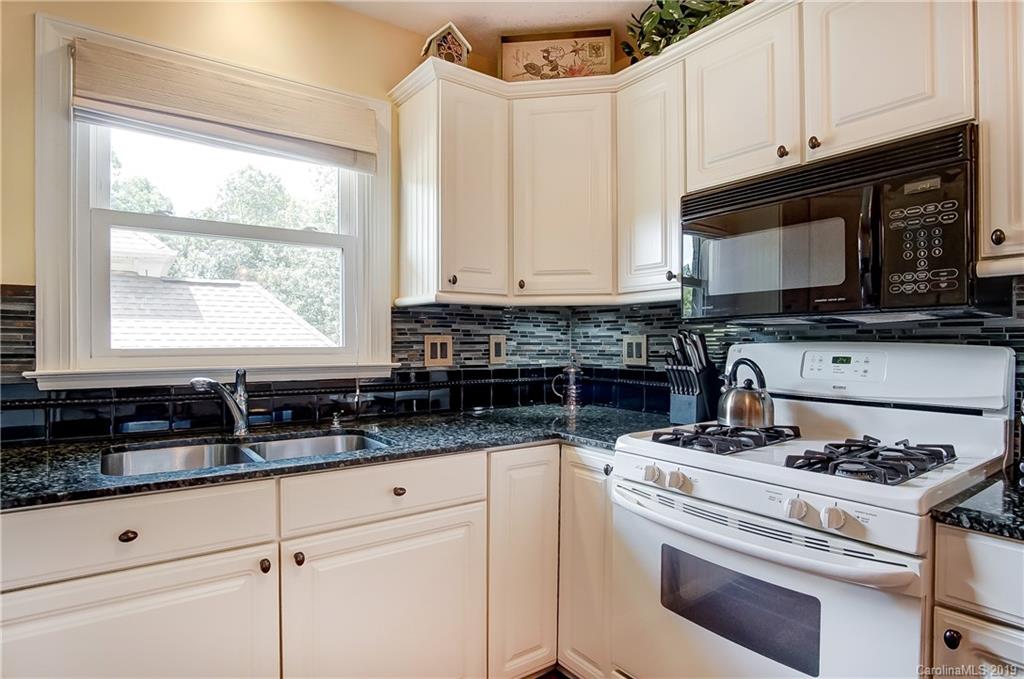 11057 Holiday Cove Lane Tega Cay, SC 29708 - Photo 11 of 37