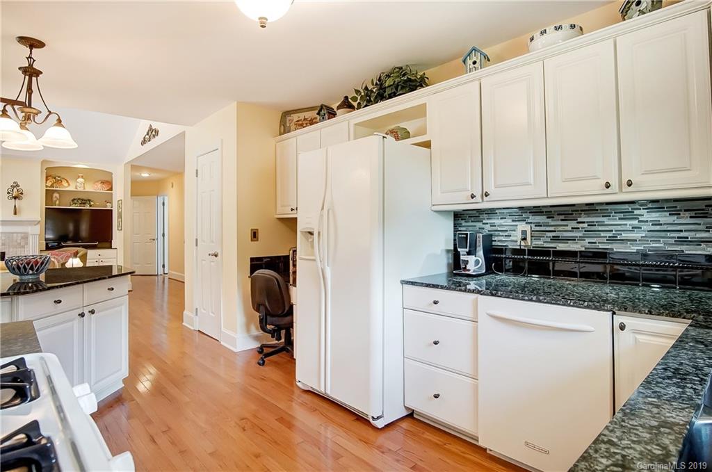 11057 Holiday Cove Lane Tega Cay, SC 29708 - Photo 13 of 37