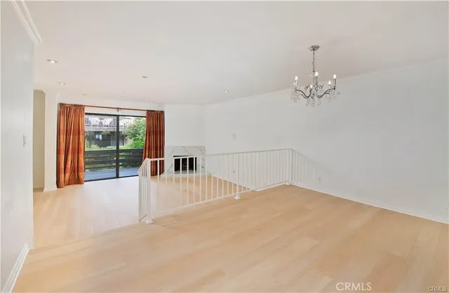 $729,000 | 5711 Owensmouth Avenue, Unit 117, Woodland Hills, CA 91367