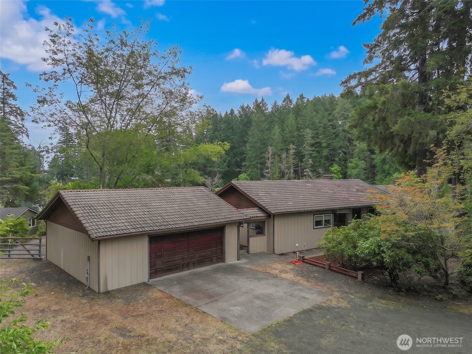 5470 East Grapeview Loop Road Allyn, WA 98524 - Photo 2 of 35