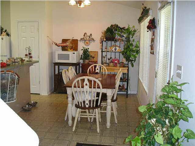4178 Audiss Road Milton, FL 32583 - Photo 16 of 19 Looking into Breakfast area from Great Room