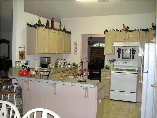 4178 Audiss Road Milton, FL 32583 - Photo 17 of 19 Looking into kitchen from Breakfast area.