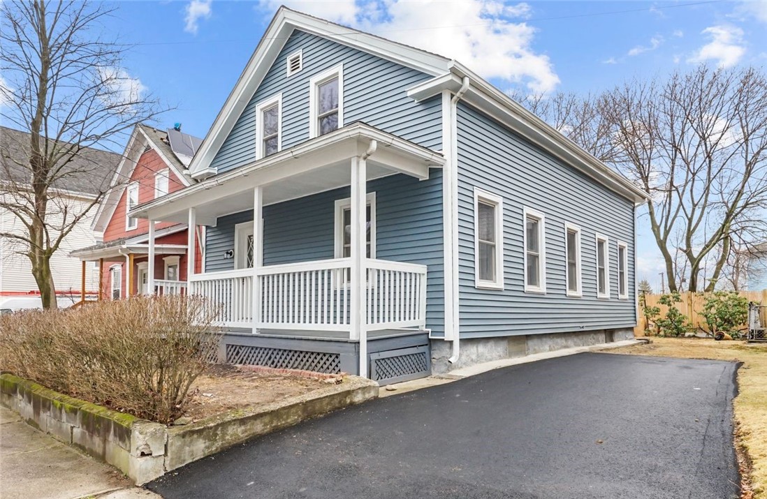 143 Bennett Street Woonsocket, RI 02895 - Photo 3 of 41