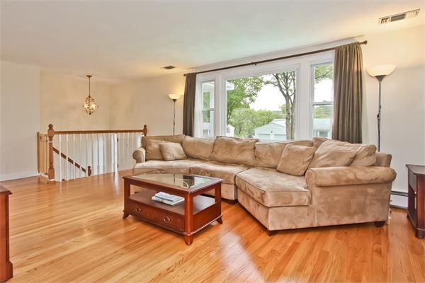 32 Crest Road Framingham, MA 01702 - Photo 4 of 25 Gallery Image 4
