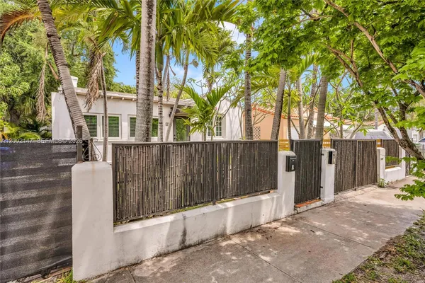 $4,250 | 429 Northeast 73rd Street, Miami, FL 33138