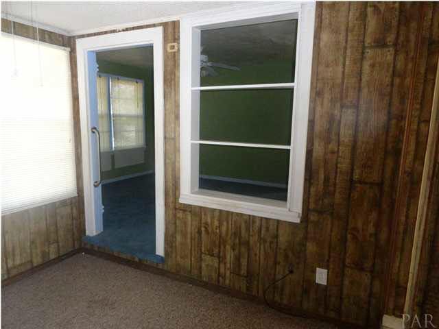 201 Milton Road Pensacola, FL 32507 - Photo 4 of 15 Entry Area Looking Towards Living Area