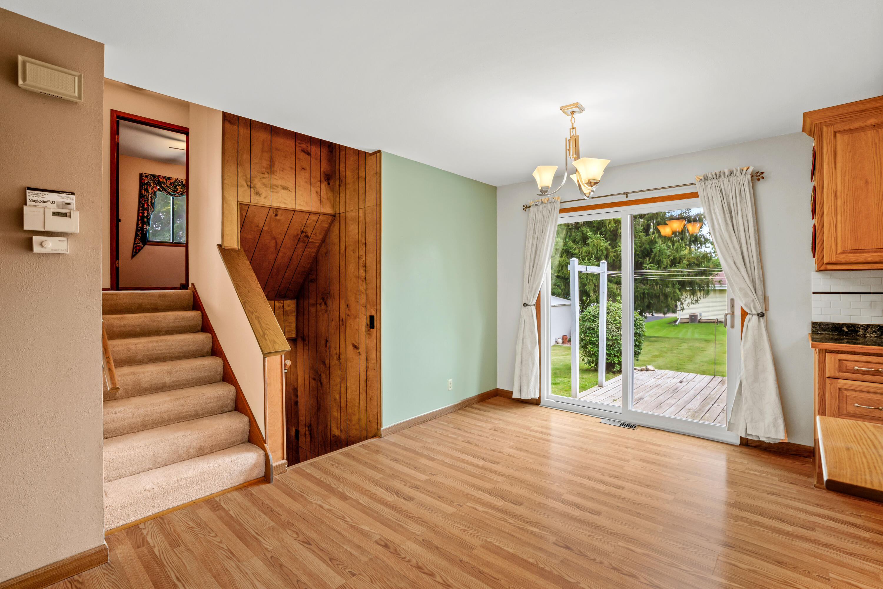 114 Carpenter Court Mukwonago, WI 53149 - Photo 7 of 39 Dining Area