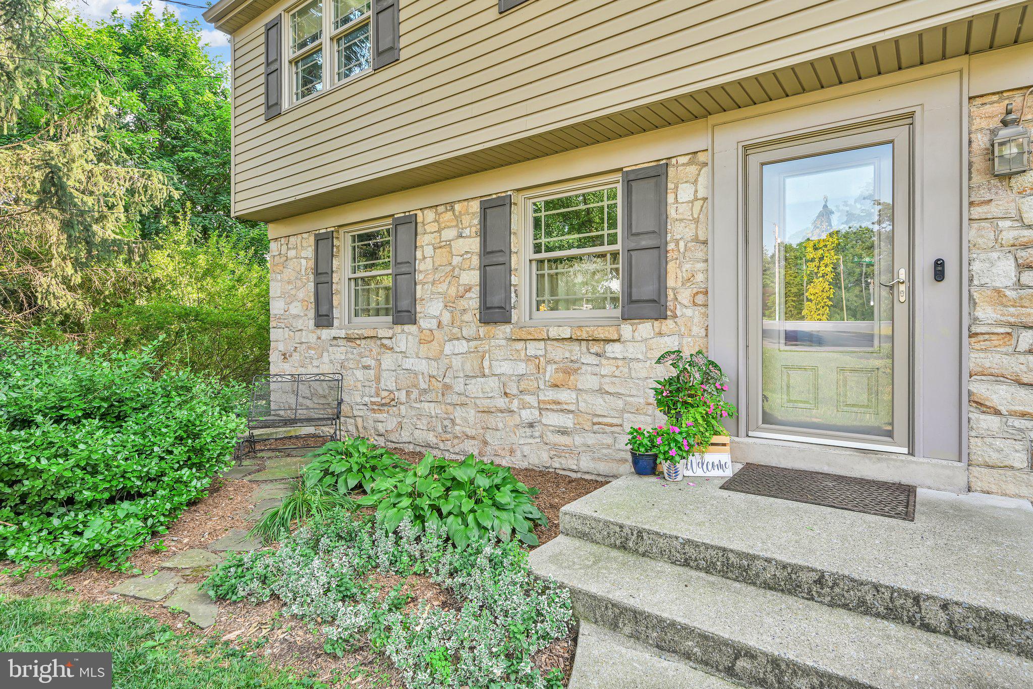 8 Sycamore Road Hummelstown, PA 17036 - Photo 7 of 45 Gallery Image 7