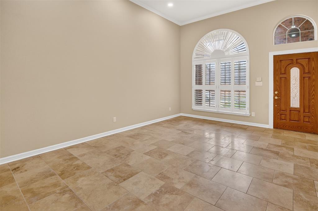 2122 Clear Lake Road Weatherford, TX 76087 - Photo 11 of 40 Beautiful entry into this lovely townhome.