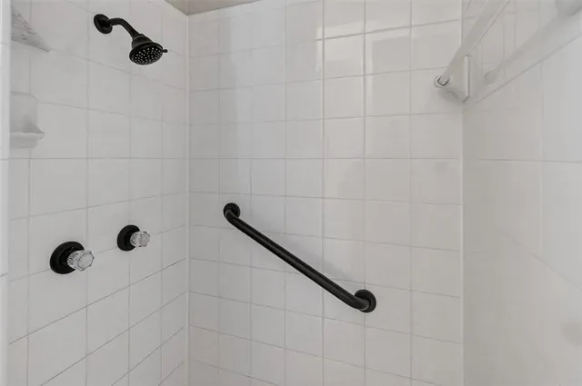 $359,000 | 2122 Clear Lake Road, Weatherford, TX 76087