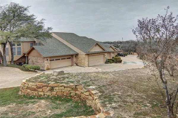 $359,000 | 2122 Clear Lake Road, Weatherford, TX 76087