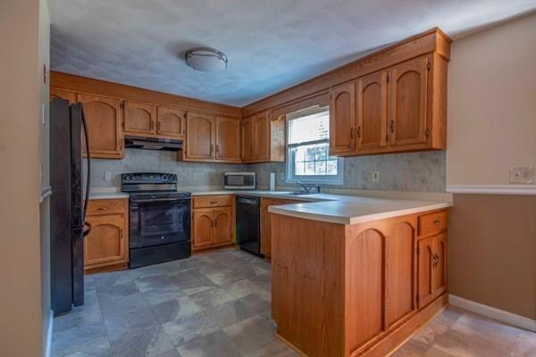 13 B Reed Street Londonderry, NH 03053 - Photo 14 of 27 Gallery Image 14