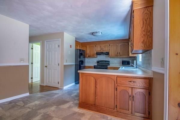 13 B Reed Street Londonderry, NH 03053 - Photo 15 of 27 Gallery Image 15