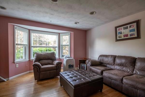 13 B Reed Street Londonderry, NH 03053 - Photo 8 of 27 Gallery Image 8