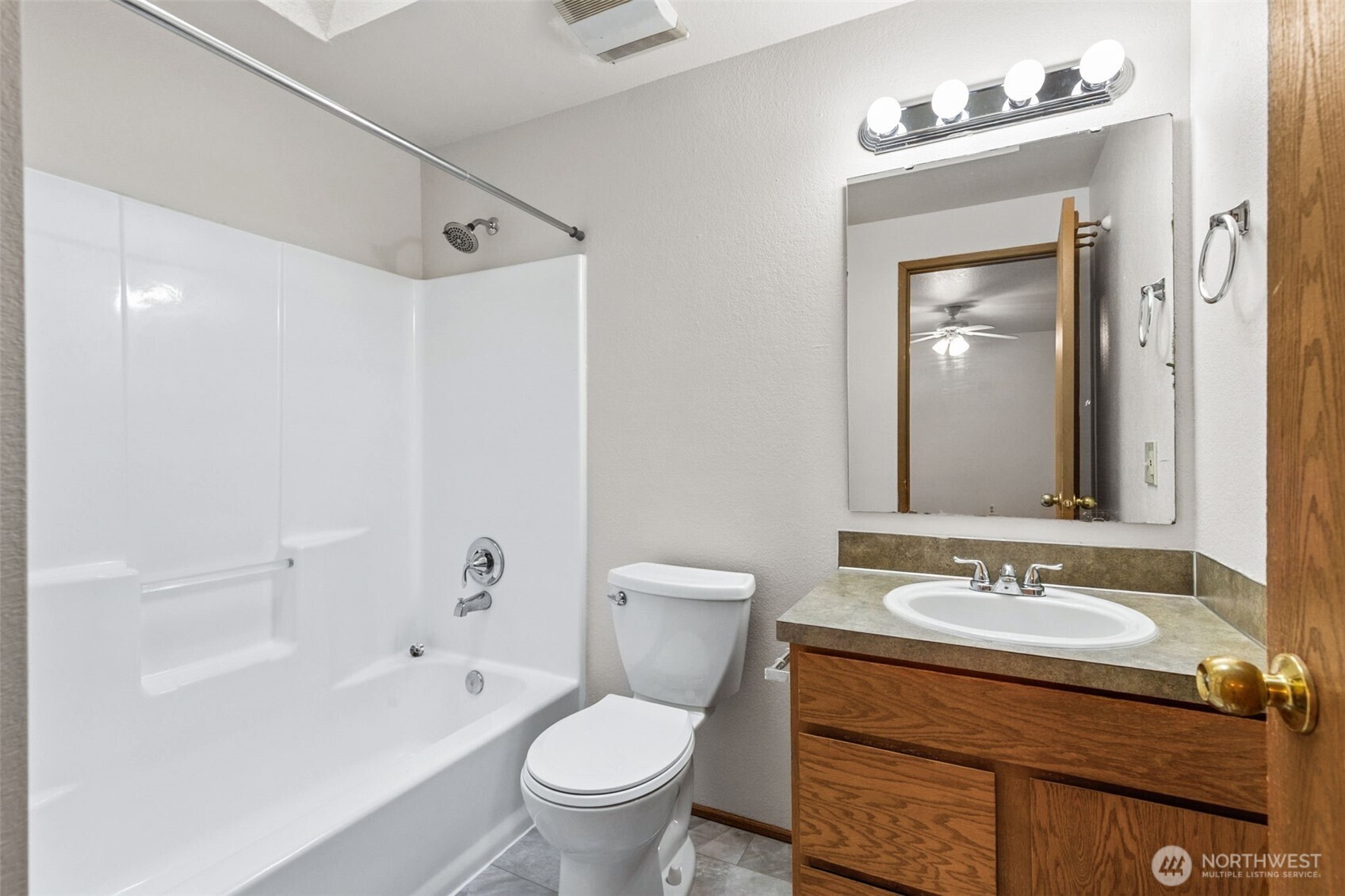 220 Israel Road Southwest, Unit K11 Tumwater, WA 98501 - Photo 12 of 21