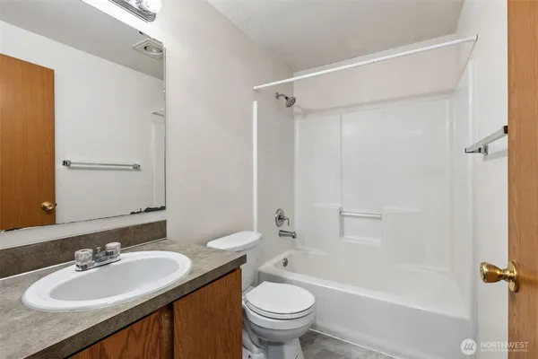 $279,900 | 220 Israel Road Southwest, Unit K11, Tumwater, WA 98501