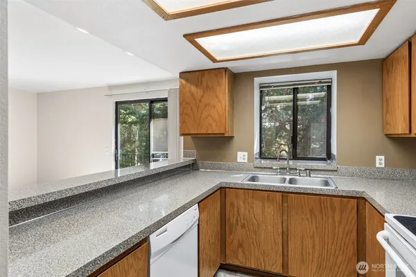 $279,900 | 220 Israel Road Southwest, Unit K11, Tumwater, WA 98501