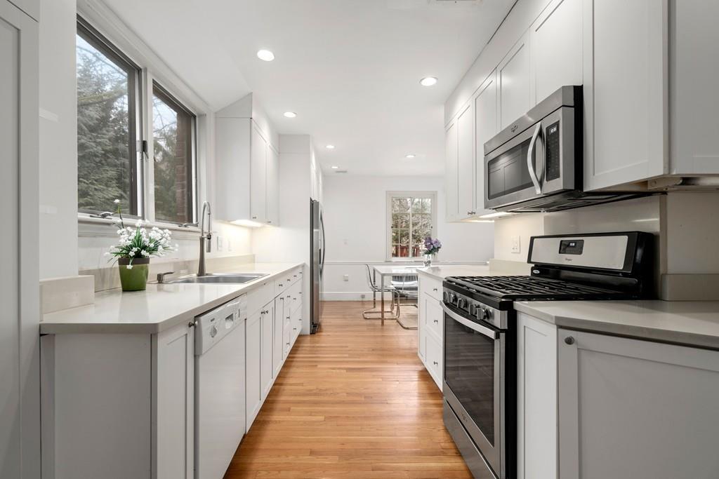 230 Middlesex Road Brookline, MA 02467 - Photo 11 of 28 Gallery Image 11