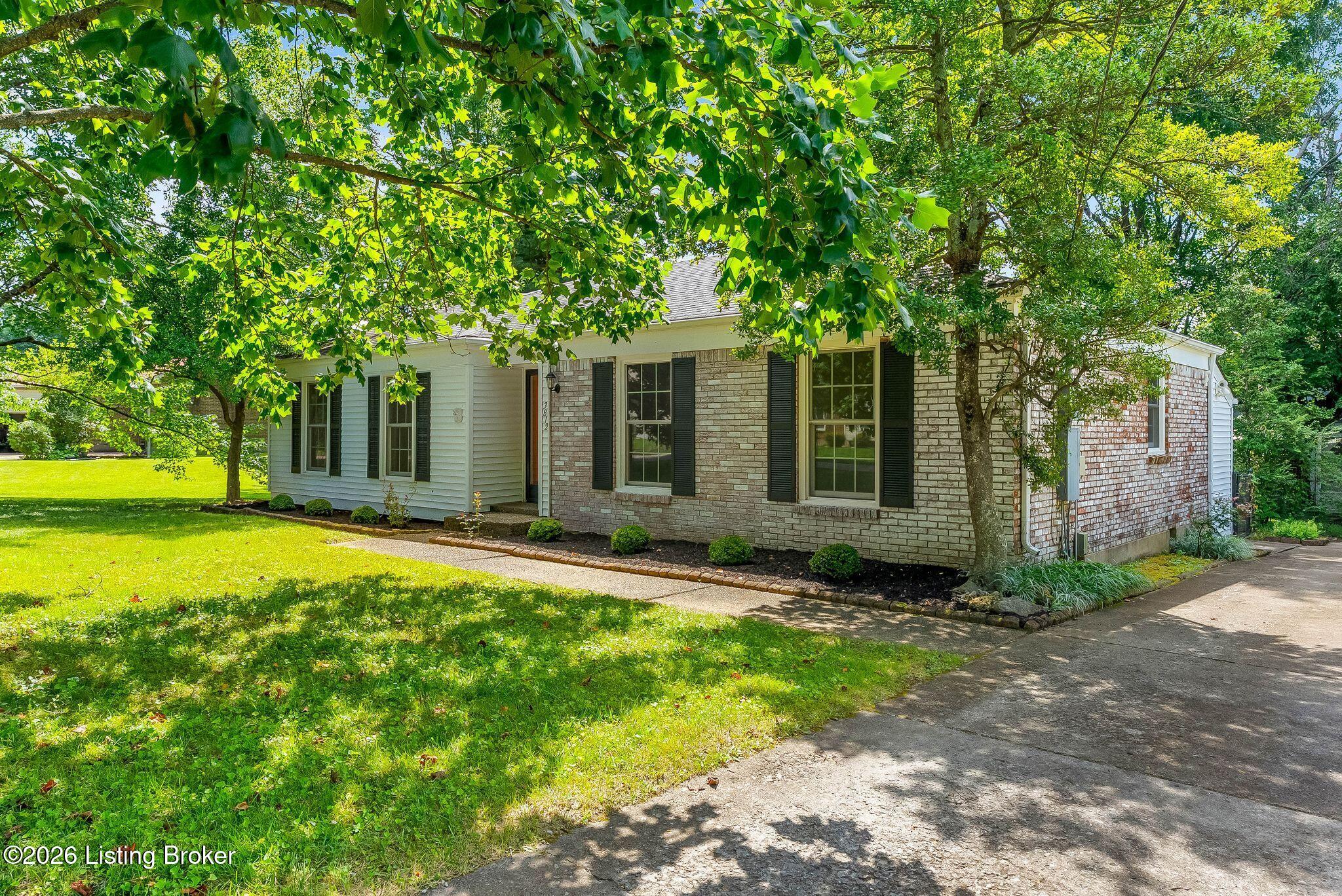 3812 Modesto Road Louisville, KY 40299 - Photo 2 of 51 3812 Modesto Rd (24 of 37)