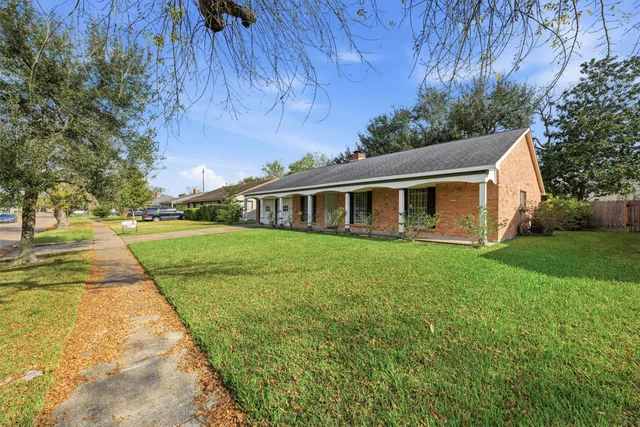 $1,980 | 7015 Pella Drive, Houston, TX 77036