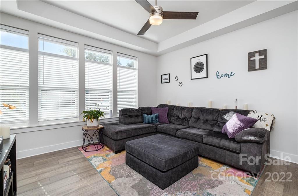 935 McAlway Road, Unit 105 Charlotte, NC 28211 - Photo 2 of 16 Gallery Image 2