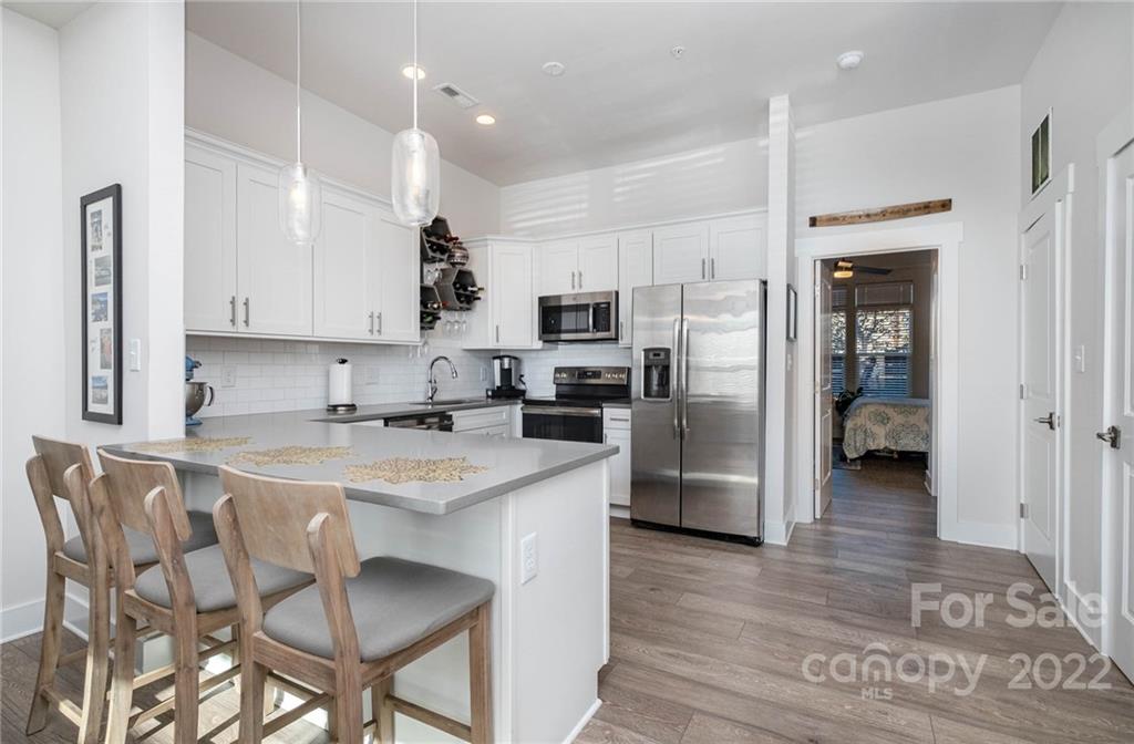 935 McAlway Road, Unit 105 Charlotte, NC 28211 - Photo 3 of 16 Gallery Image 3