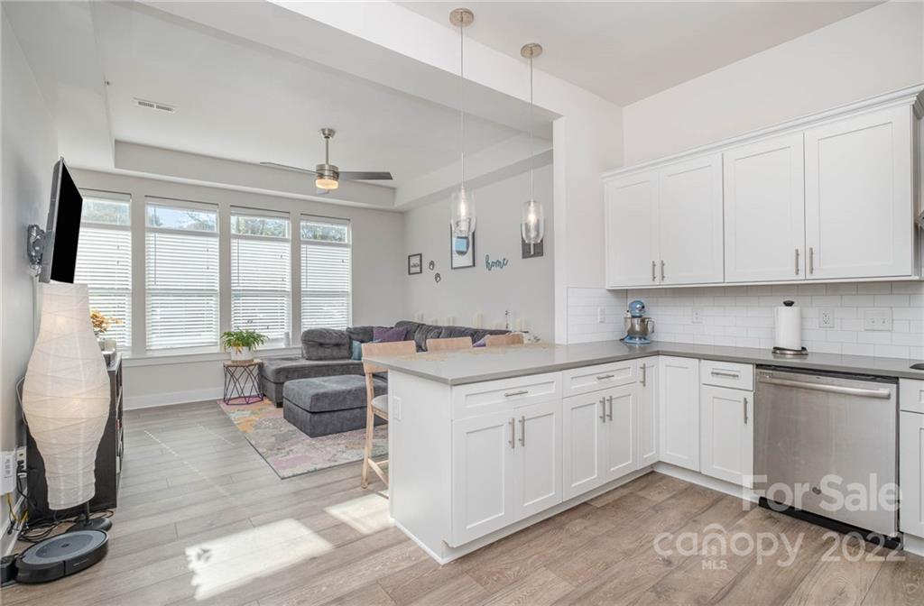 935 McAlway Road, Unit 105 Charlotte, NC 28211 - Photo 5 of 16 Gallery Image 5